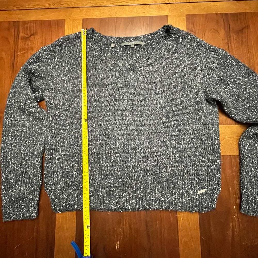 Guess Gray Shiny Knit Sweater Size Large - Picture 7 of 8
